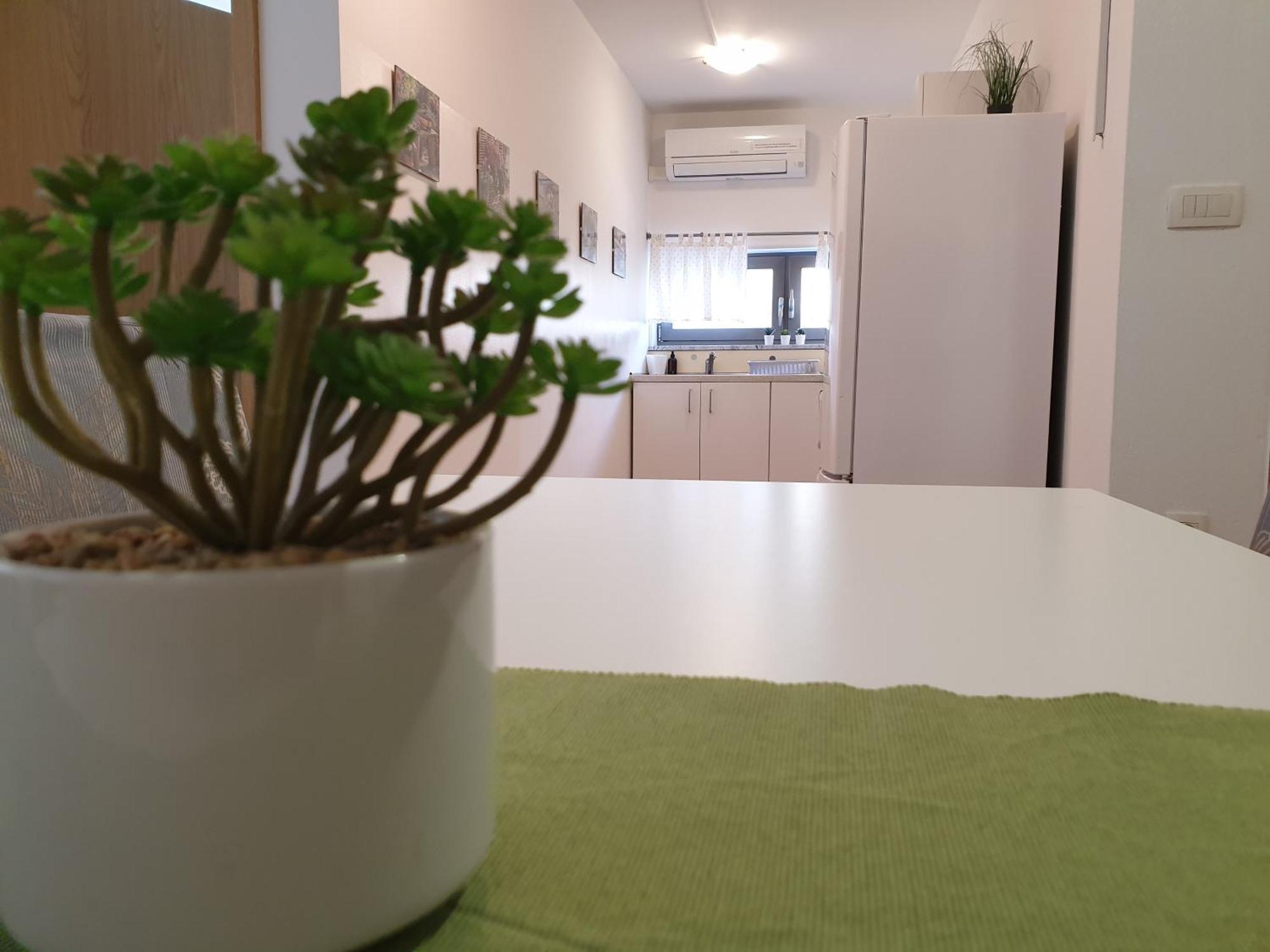 Apartment Emma - Free Parking, Ac, Wifi *