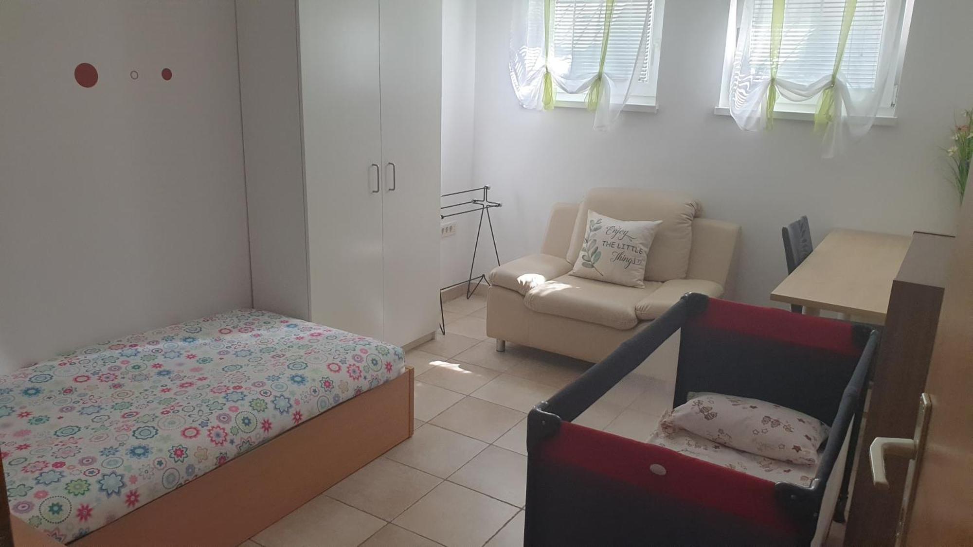 Emma - Free Parking, Ac, Wifi Apartment